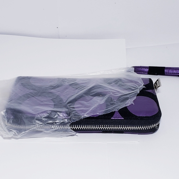 NWT Wristlet w/Black Suede & Purple Circles - Picture 2 of 6